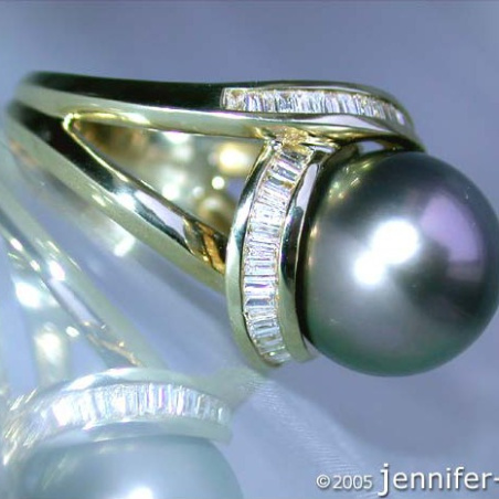 Fabulous Tahitian Pearl Ring with Diamonds in Yellow Gold 18k
