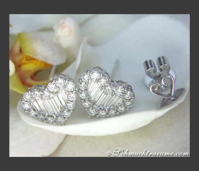 Pretty Diamond Heart Stud Earrings Pretty Diamond Heart Stud Earrings