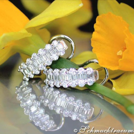 Beautiful Diamond Earrings in White gold 18k
