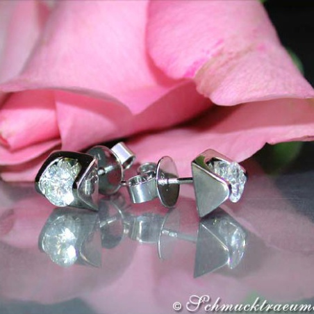 Elegant Diamond Solitaire Studs (0,70 ct.)