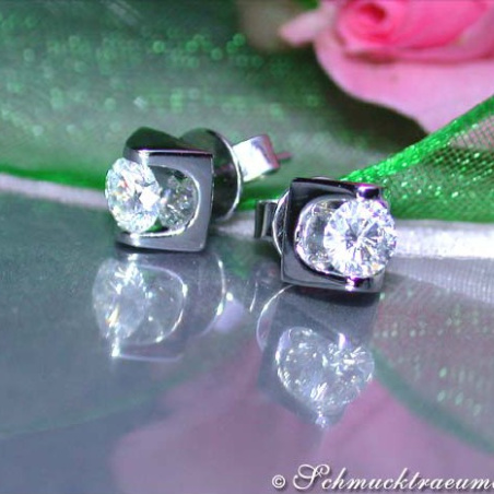 Elegant Diamond Solitaire Studs (0,70 ct.)