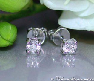 Pretty Diamond Solitaire Studs (0,50 ct.)