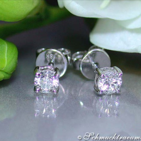 Pretty Diamond Solitaire Studs (0,50 ct.)