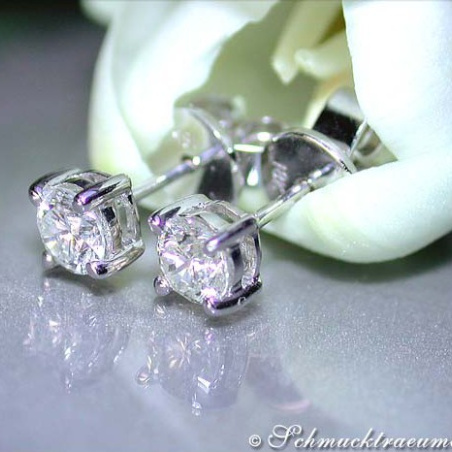 Pretty Diamond Solitaire Studs (0,50 ct.)