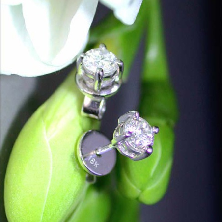 Pretty Diamond Solitaire Studs (0,50 ct.)
