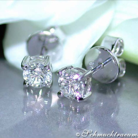Pretty Diamond Solitaire Studs (0,50 ct.)