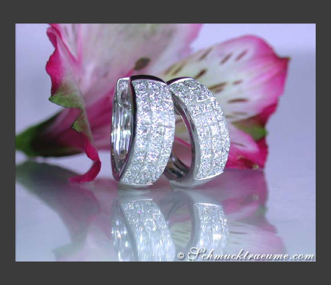 Elegant Princess Diamond Hoop Earrings in White gold 18k Elegant Princess Diamond Hoop Earrings in White gold 18k