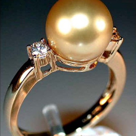 Precious Golden Southsea Pearl Ring with Diamonds