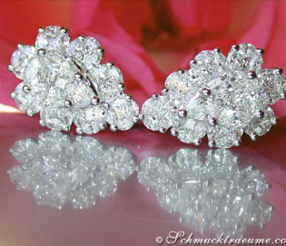 Unique Pear Shaped Diamond Earrings (Illusion Design)