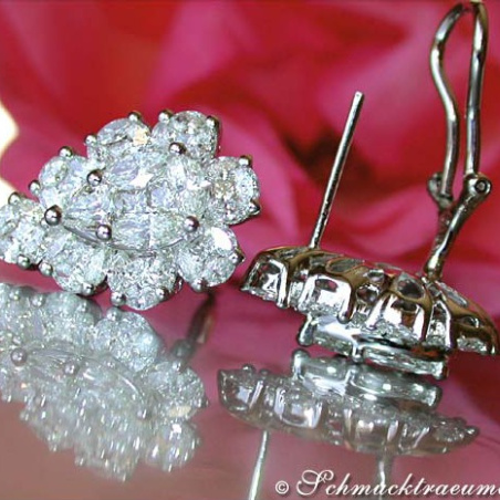 Unique Pear Shaped Diamond Earrings (Illusion Design)