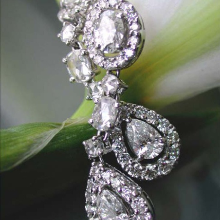 Noble Diamond Earrings with Diamonds of four cuts