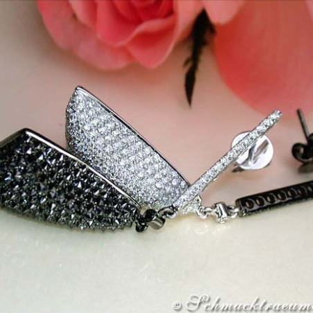 Impressive Black & White Diamond Dangling Earrings