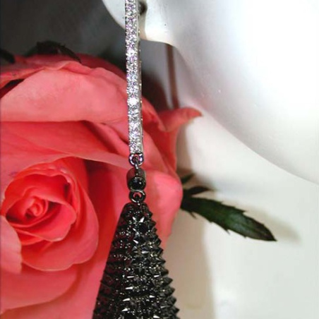 Impressive Black & White Diamond Dangling Earrings