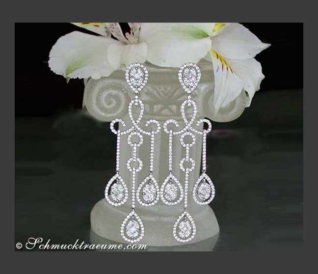 Glorious Diamond Dangling Earrings (Illusion Design) Glorious Diamond Dangling Earrings (Illusion Design)