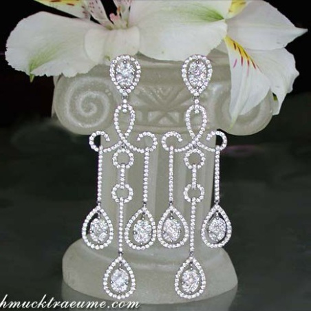 Glorious Diamond Dangling Earrings (Illusion Design)