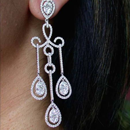 Glorious Diamond Dangling Earrings (Illusion Design)