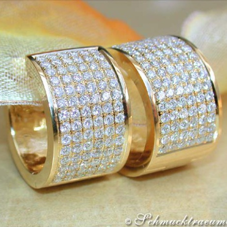 Exquisite Diamond Hoop Earrings in Yellow gold 18k