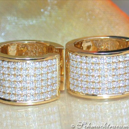Exquisite Diamond Hoop Earrings in Yellow gold 18k