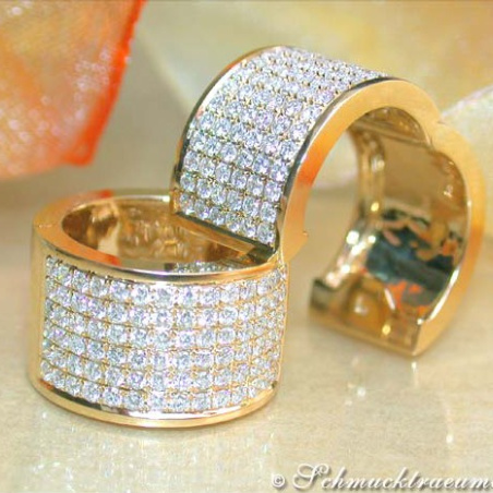 Exquisite Diamond Hoop Earrings in Yellow gold 18k