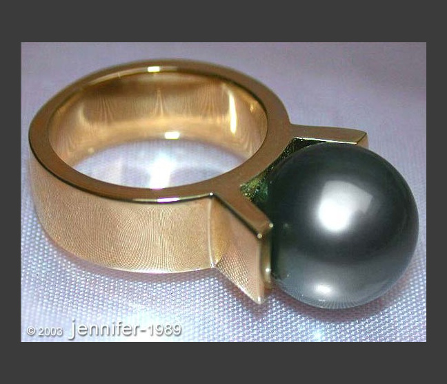 Massive Tahitian Pearl Ring in Yellow gold 14k Massive Tahitian Pearl Ring in Yellow gold 14k