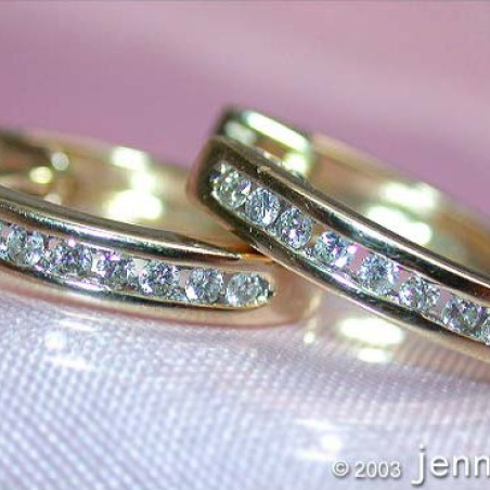Cute Diamond Hoop Earrings in Yellow gold 14k