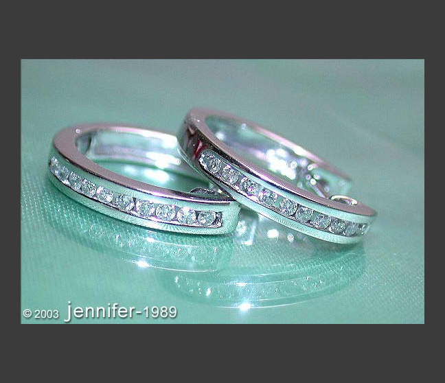 Cute Diamond Hoop Earrings in White gold 14k Cute Diamond Hoop Earrings in White gold 14k