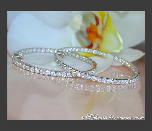 Huge Diamond Hoops (Ø 55 mm - 8,77 ct.) Huge Diamond Hoops (Ø 55 mm - 8,77 ct.)