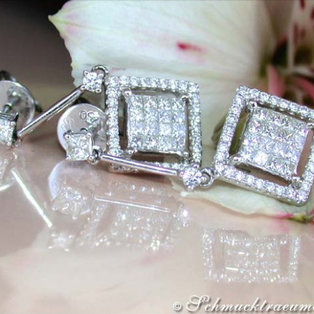 Extravagant Diamond Dangling Earrings (Square Style)