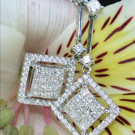 Extravagant Diamond Dangling Earrings (Square Style)