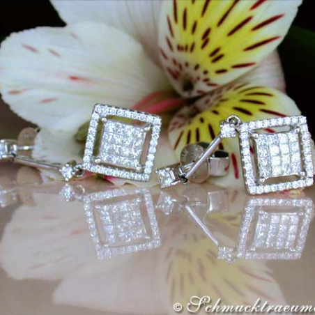 Extravagant Diamond Dangling Earrings (Square Style)