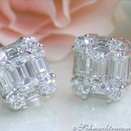 Elegant Diamond Studs with Baguette Diamonds