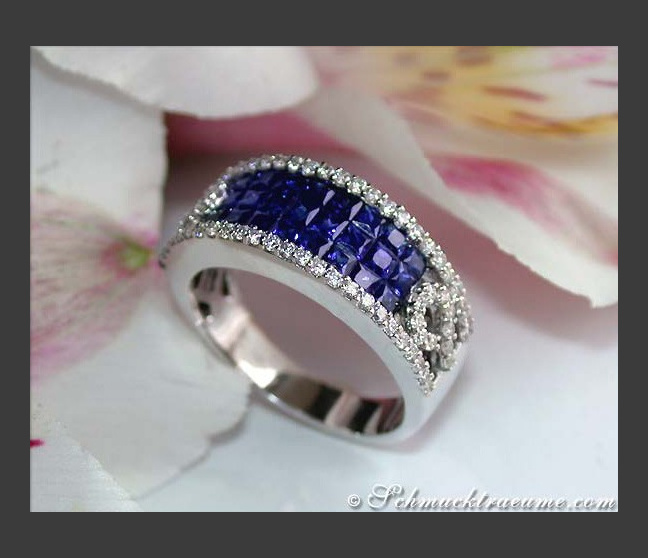 Beautiful Sapphire Band with Diamonds Beautiful Sapphire Band with Diamonds