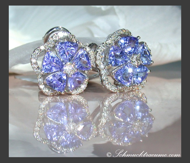 Graceful Tanzanite Blossom Stud Earrings with Diamonds Graceful Tanzanite Blossom Stud Earrings with Diamonds