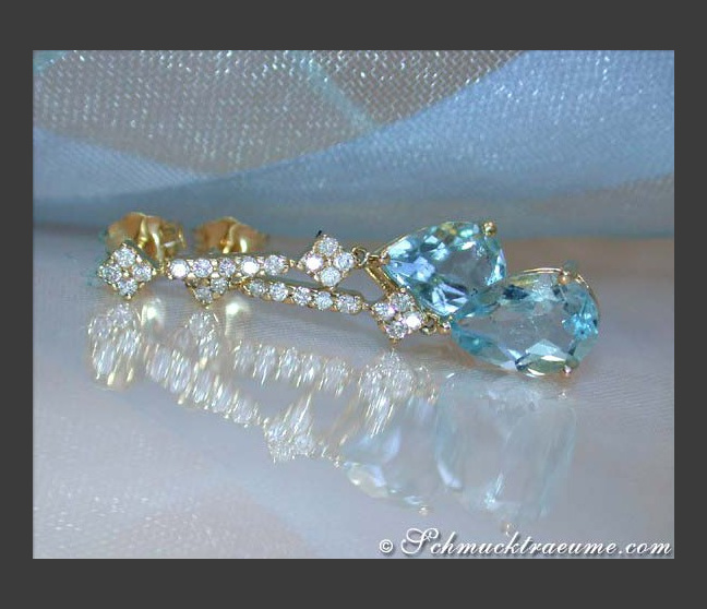 Delicate Aquamarine Pear Earrings with Diamonds Delicate Aquamarine Pear Earrings with Diamonds