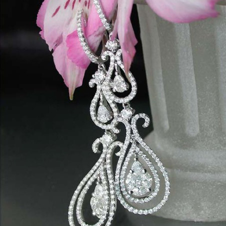 Beautiful Dangling Earrings with Diamonds (Illusion Design)