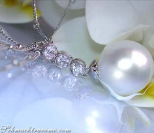 Wonderful Southsea Pearl Necklace with Diamonds