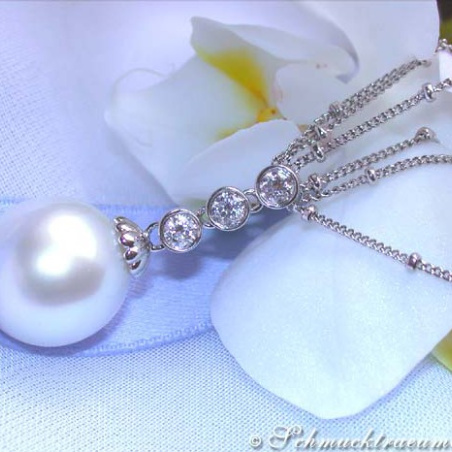 Wonderful Southsea Pearl Necklace with Diamonds