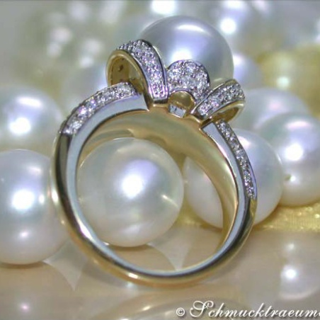 Südseeperle Brillanten Ring im Kragen Design