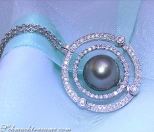 Versatile Tahitian Pearl Necklace with Diamonds