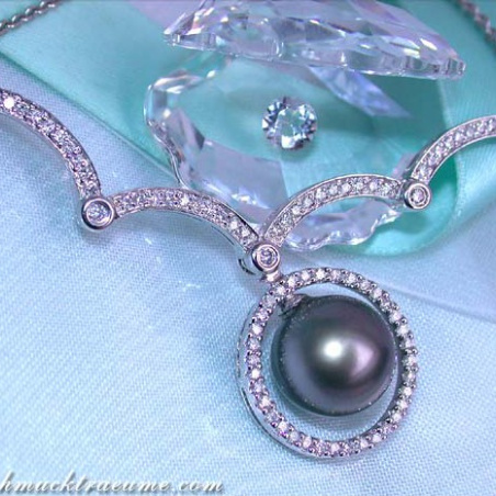 Versatile Tahitian Pearl Necklace with Diamonds