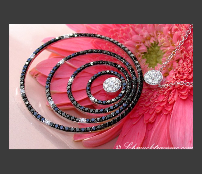 Magnificent Black & White Diamond Necklace Magnificent Black & White Diamond Necklace