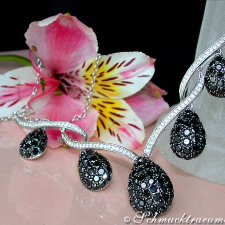 Extraordinary Black and White Diamond Necklace
