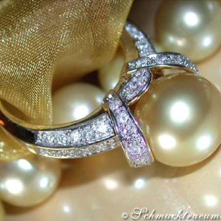 Gorgeous Golden Southsea Pearl Diamond Ring (Collar Style)