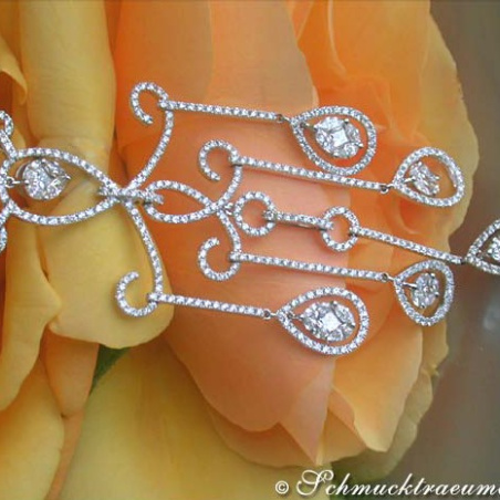 Prestigeous "Illusion Design" Diamond Necklace