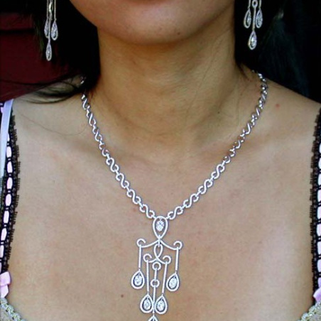 Prestigeous "Illusion Design" Diamond Necklace