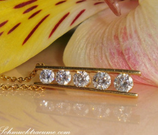 Elegant Diamond Solitaire Pendant on Chain