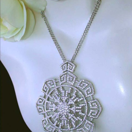 Spectacular Diamond Necklace in a Flamboyant Design