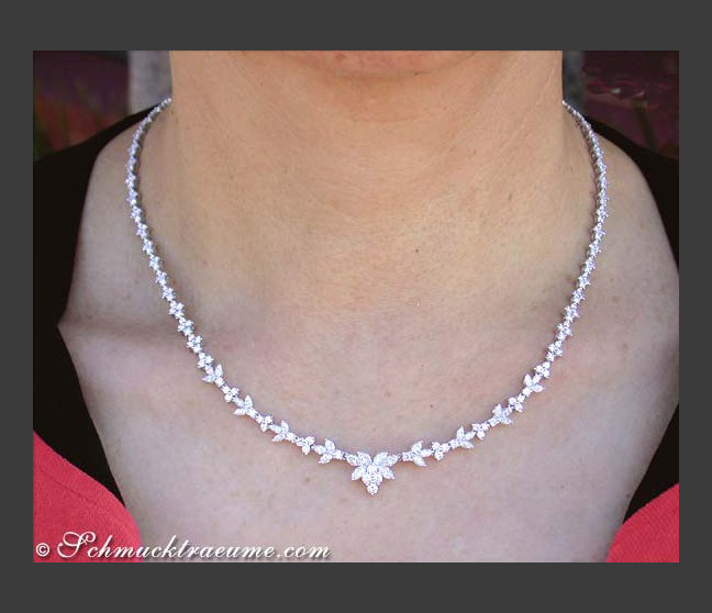 High-end Flower Design Diamond Necklace High-end Flower Design Diamond Necklace