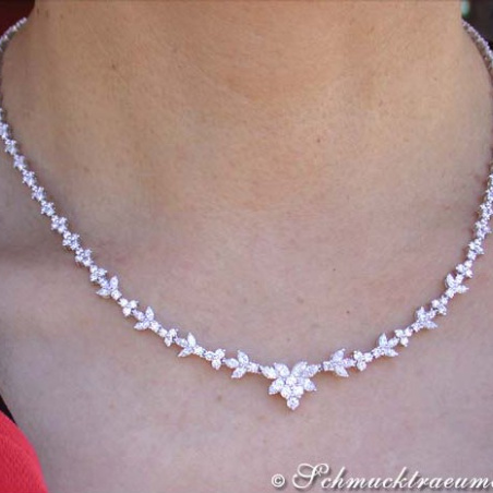 High-end Flower Design Diamond Necklace