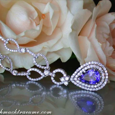 Beautiful Tanzanite Necklace with Diamonds
